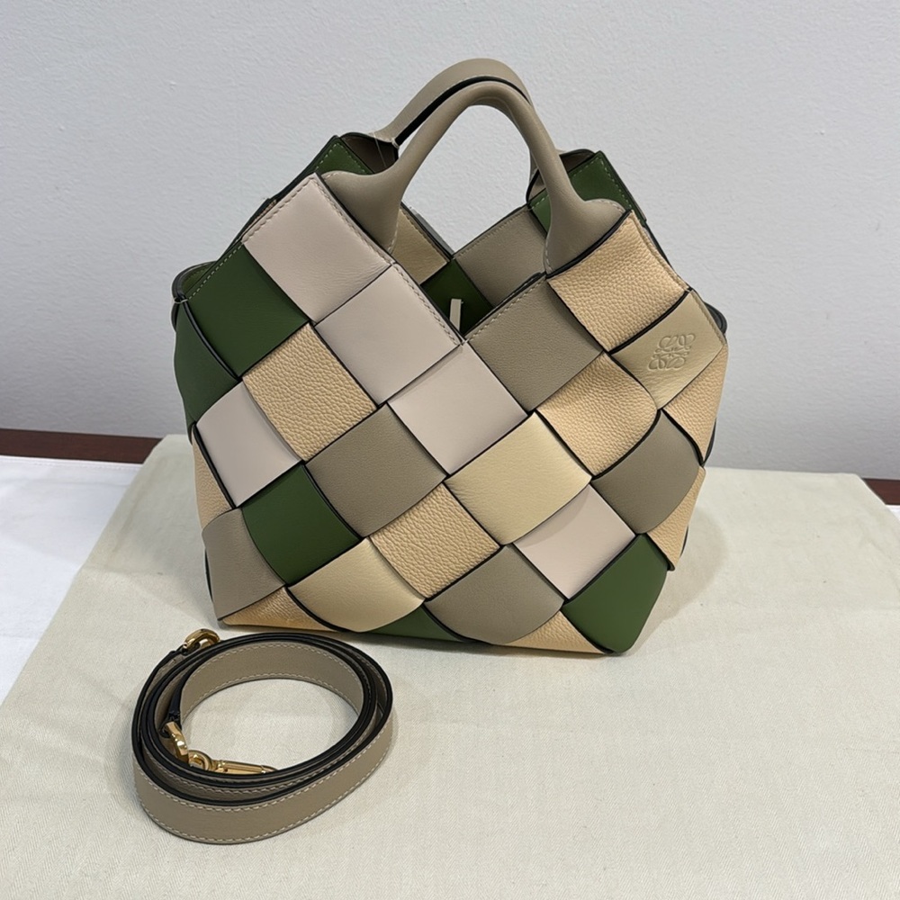 LOEWE PURSE - Picture 5 of 7